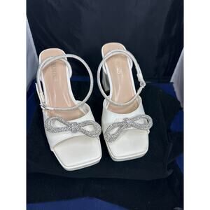 Dream Pairs White Rhinestone Bow Heels Size 9.5 Bridal Glam Party Shoes